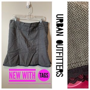 🔴NWT Lux | Grey Herringbone Skirt w/Lace Trim